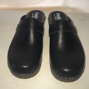 Black Sandgrens shoes size 6 1/2